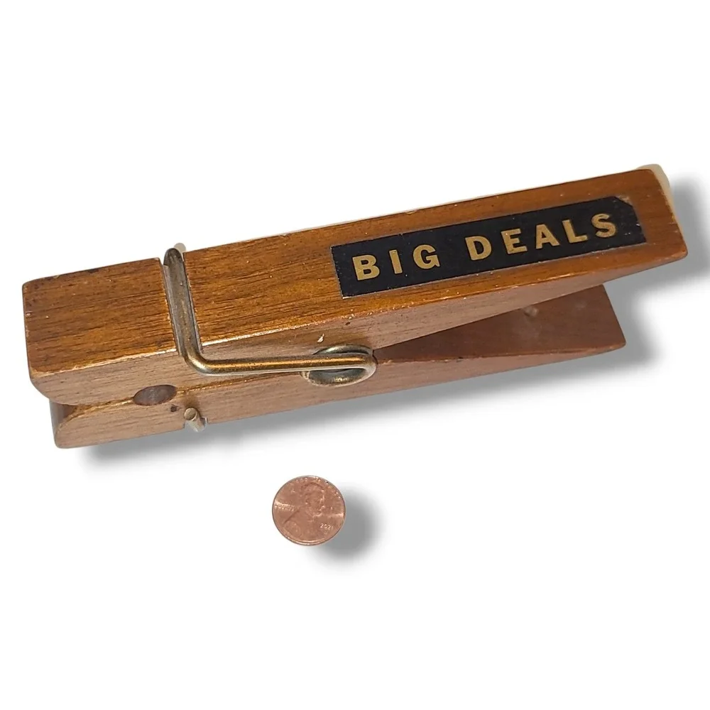 Vintage Large Wood‎ Clothespin Big Deals Desk Memo Mail Holder Clip